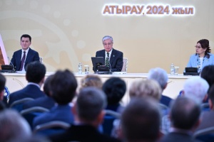 Президент Казахстана заявил о негативном влиянии интернета на воспитание молодежи
