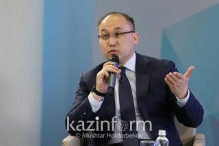 Сайлау-2019: Дәурен Абаев кандидаттардың теледебатына қатысты пікір білдірді