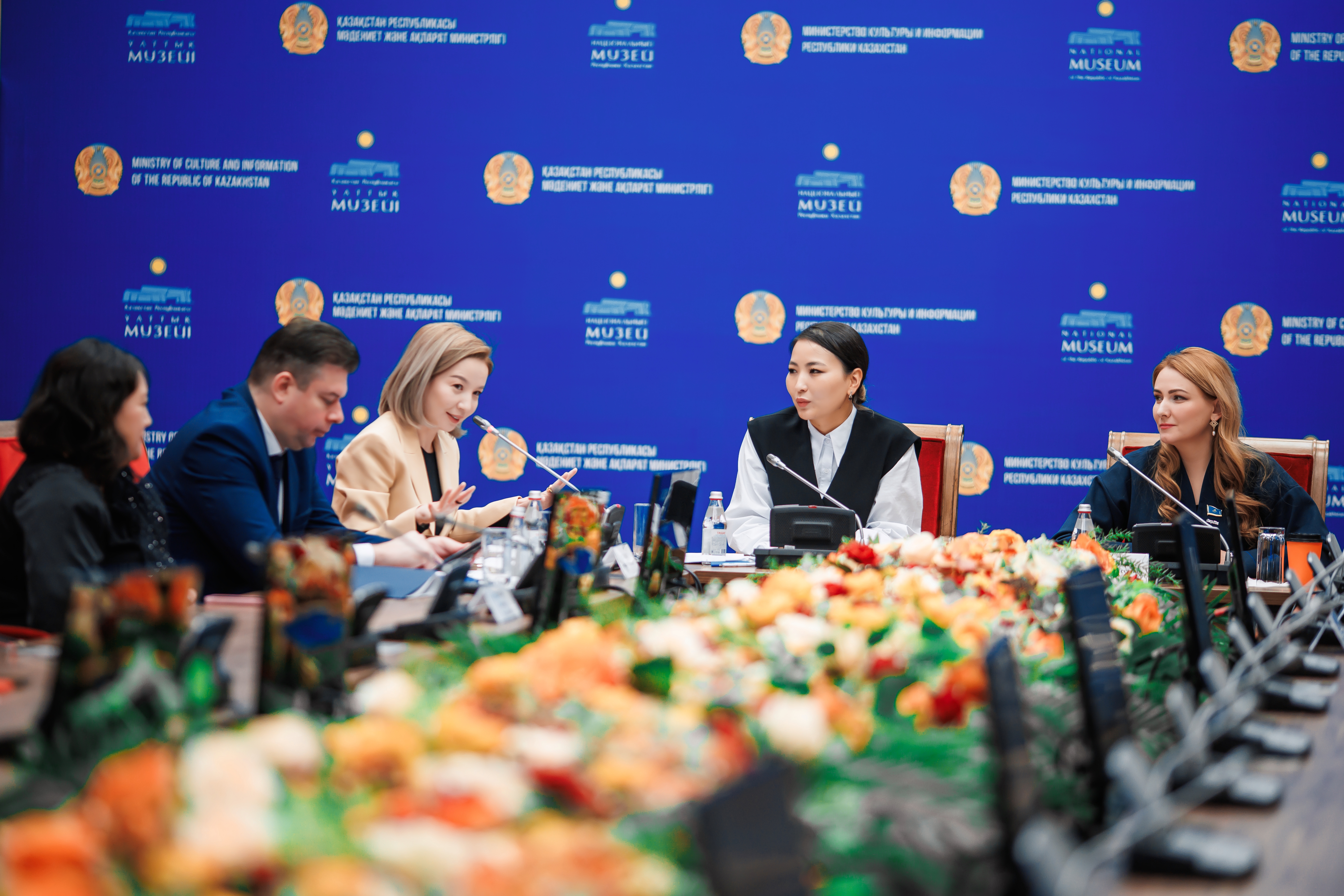 Мы должны подчинять информацию своим эмоциям, а не эмоции — информации», — Айна Задабек