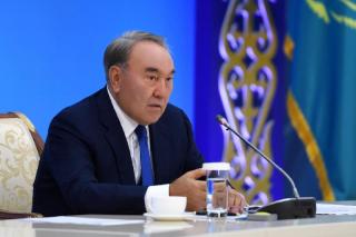 Нурсултан Назарбаев принимает участие в съезде партии «Нұр Отан»