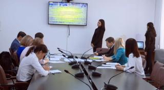 Қарағандылық жастар қарасорадан қағаз пакет өндіруді ұсынып отыр