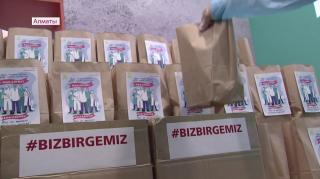Врачам Алматы волонтеры развозят "пакеты здоровья" в знак благодарности