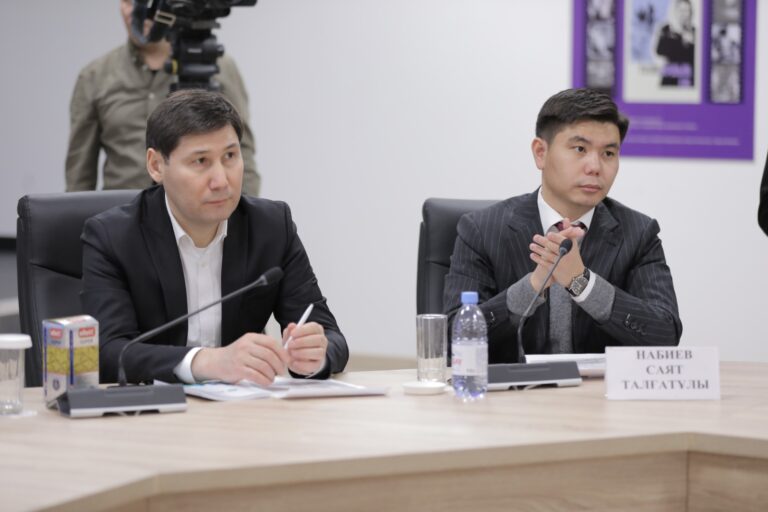 e90f4b8f-8a71-4b0f-b2b7-516ef9256a12